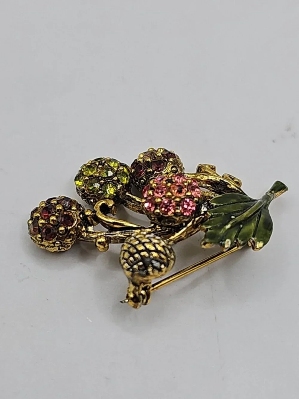 VTG Brooch Gold -Tone  Holly craft Signed